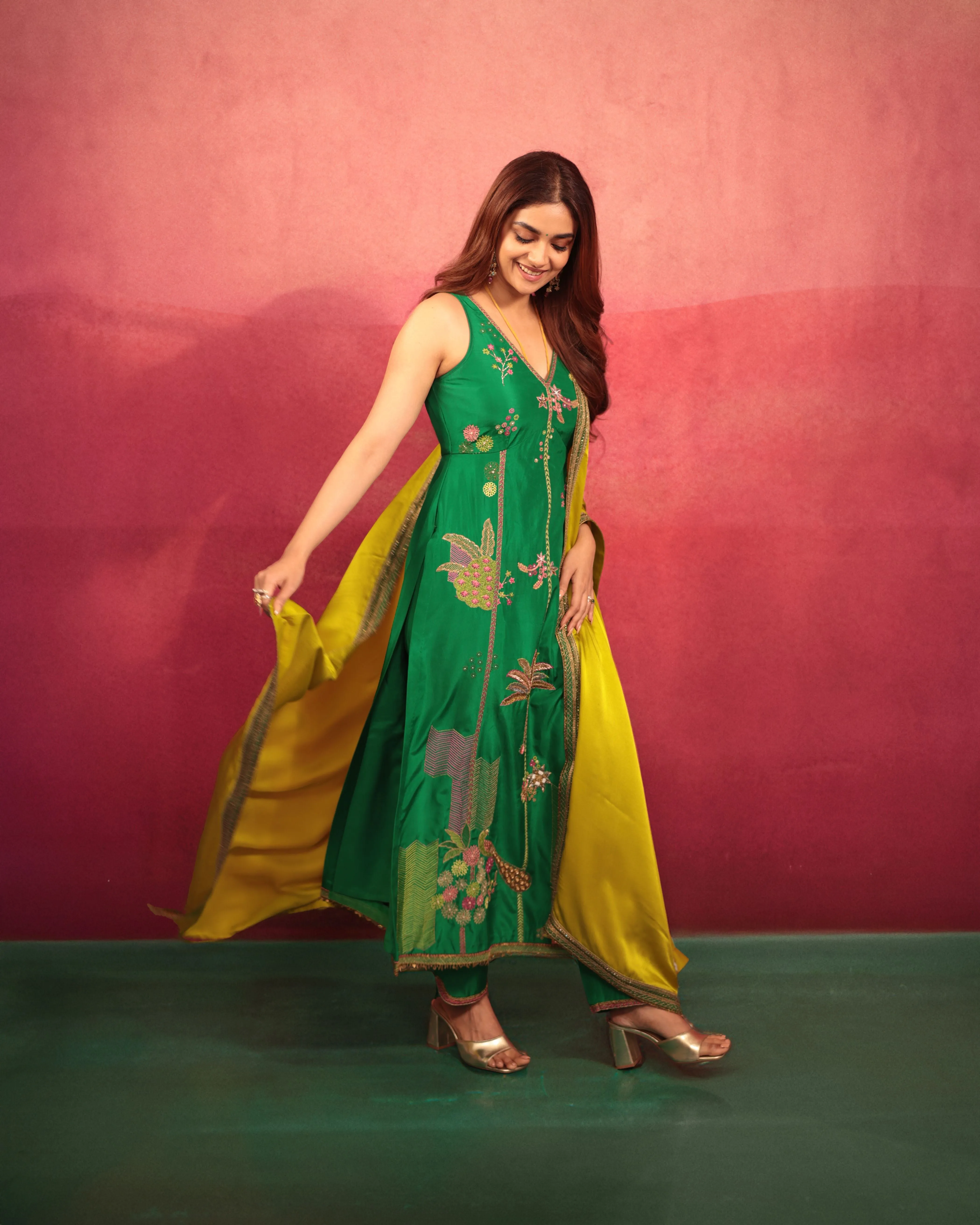 Keerthi Suresh Bottle Green Kurta Set